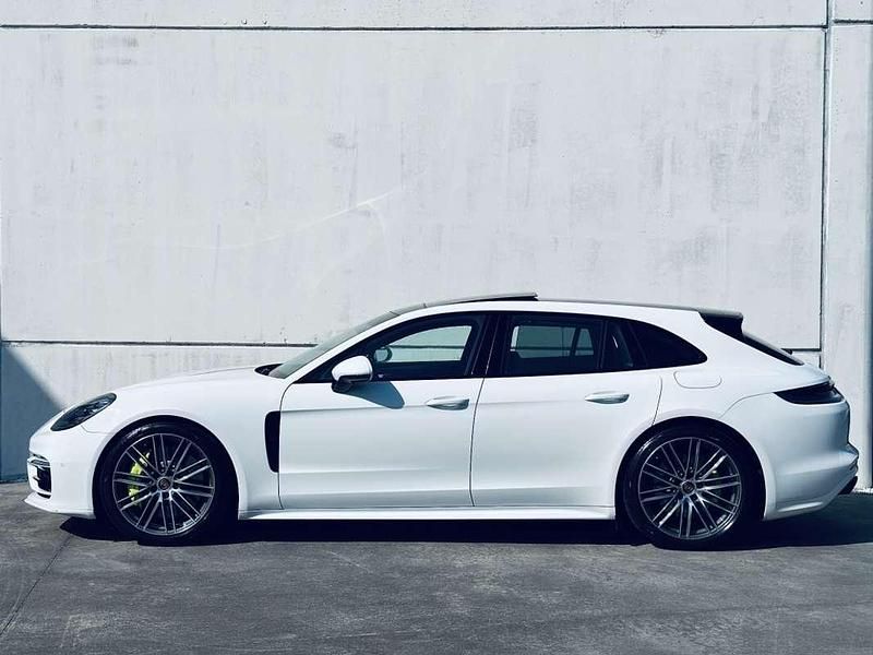 Usado Porsche Panamera Sport Turismo 560 CV (411 kW) 2021 Blanco Familiar