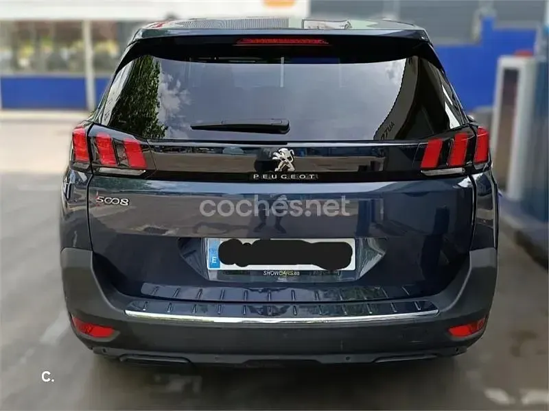 Usado Peugeot 5008 Allure 120 CV (88 kW) 2017 Negro SUV