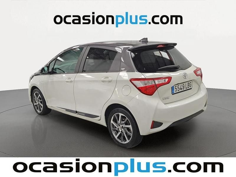 Usado Toyota Yaris 111 CV (81 kW) 2019 Blanco Utilitario
