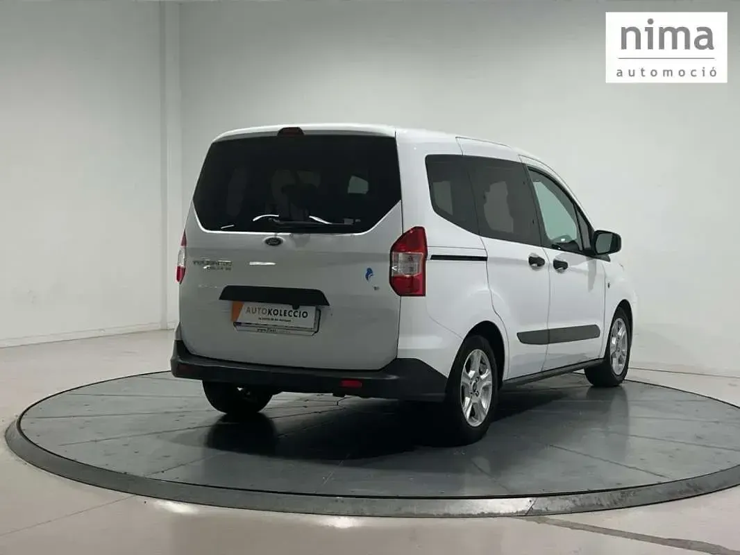 Usado Ford Tourneo Courier Ambiente 75 CV (55 kW) 2019 Blanco Monovolumen