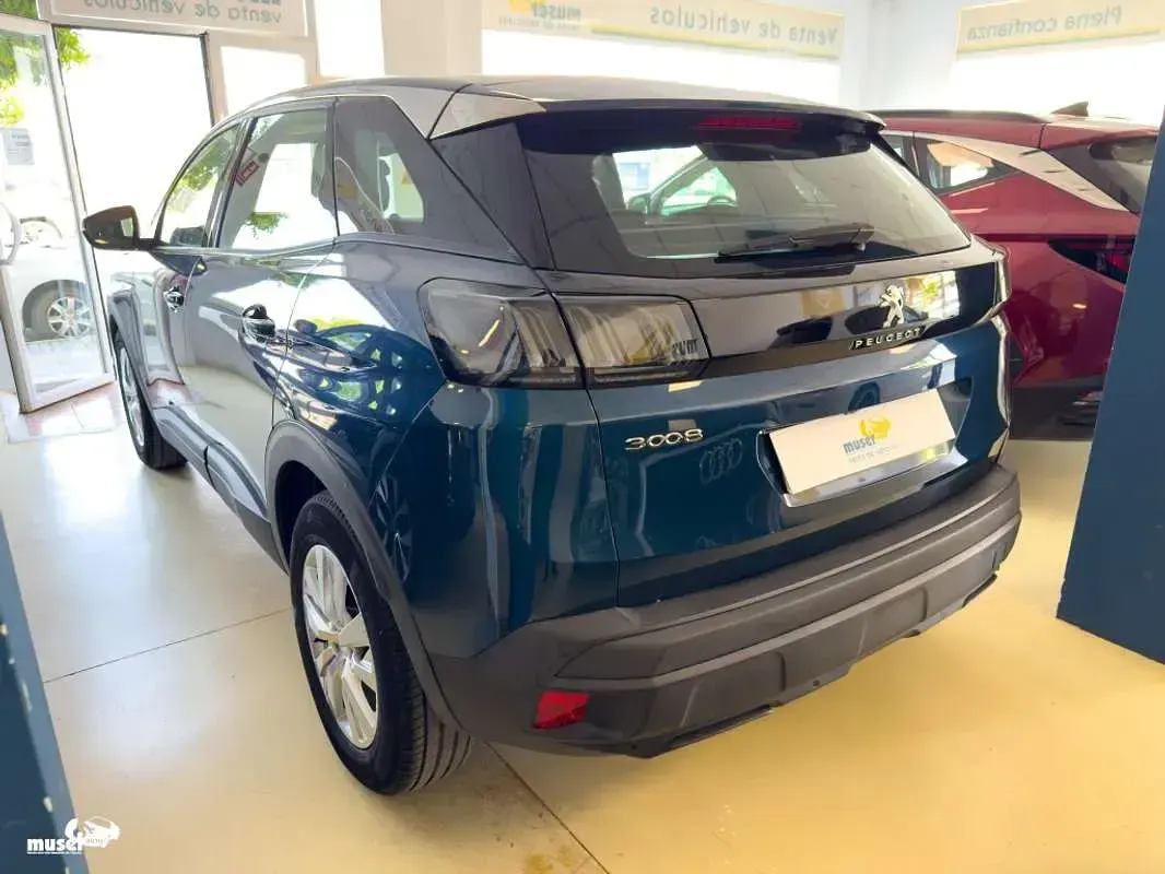 Usado Peugeot 3008 Active 131 CV (96 kW) 2022 Azul SUV