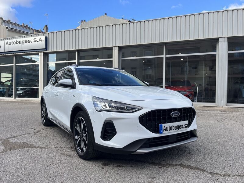 Usado Ford Focus Active 155 CV (114 kW) 2023 Blanco Familiar