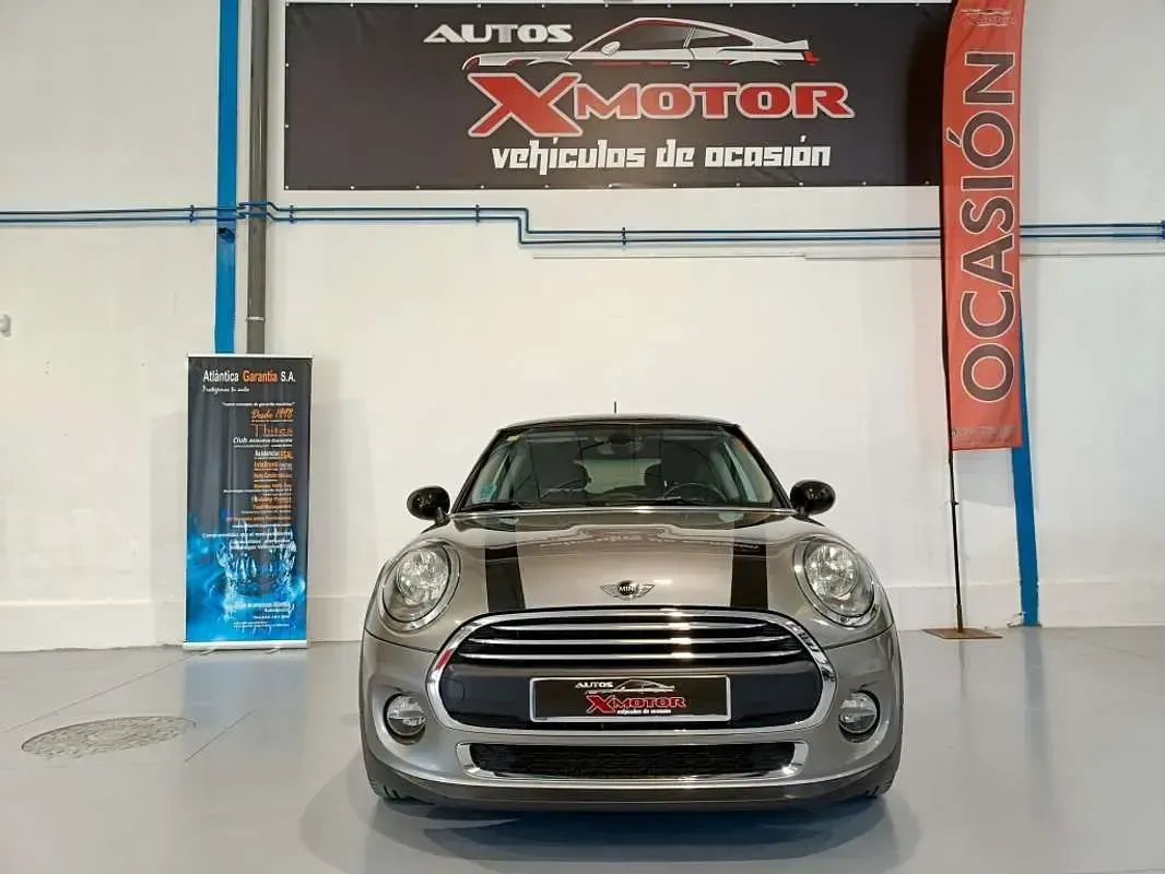 Usado Mini ONE 102 CV (75 kW) 2018 Gris Utilitario