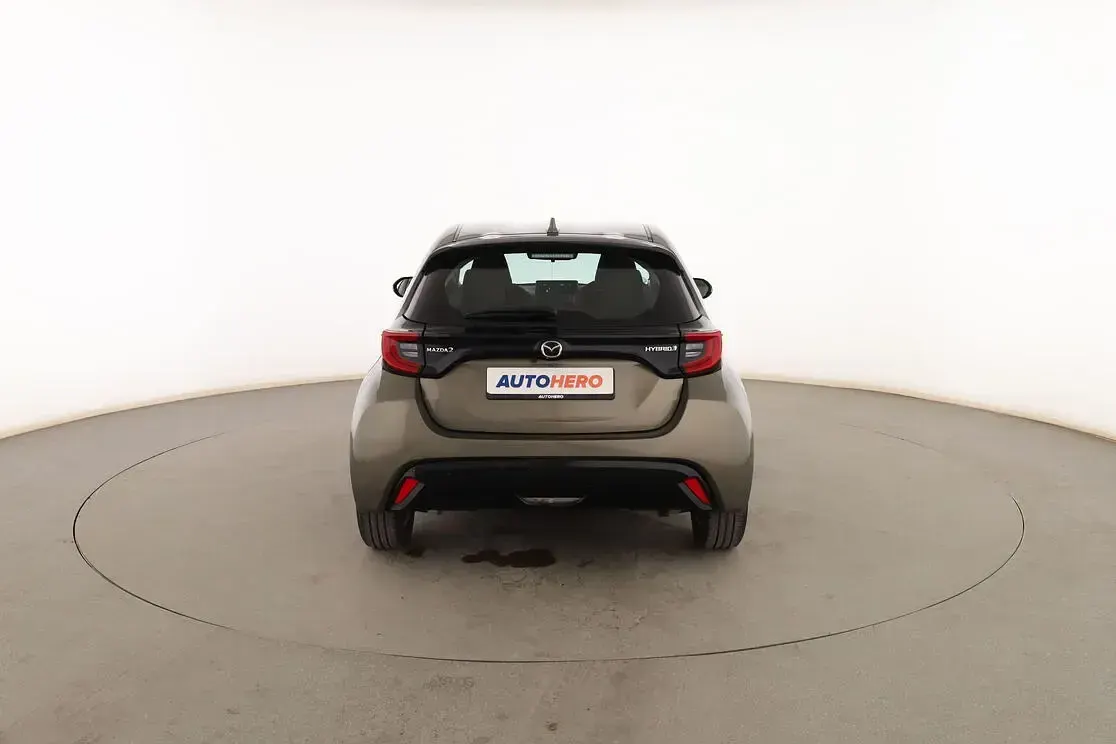 Usado Mazda 2 116 CV (85 kW) 2023 Gris Utilitario