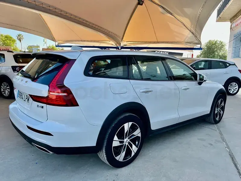 Usado Volvo V60 CC Pro 197 CV (144 kW) 2021 Blanco Familiar