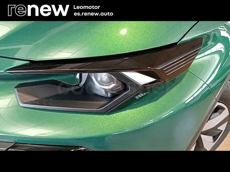 Nuevo Renault Clio V Evolution 114 CV (83 kW) 2026 Verde Berlina