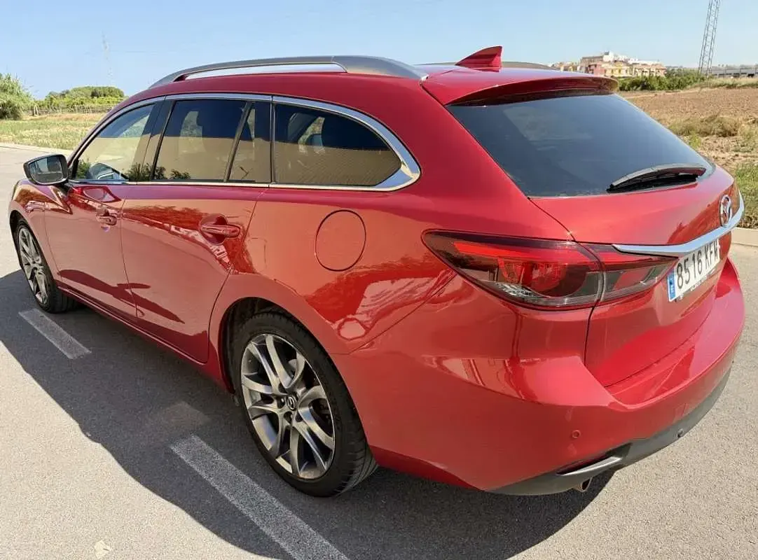 Usado Mazda 6 Luxury 150 CV (110 kW) 2017 Burdeos Familiar