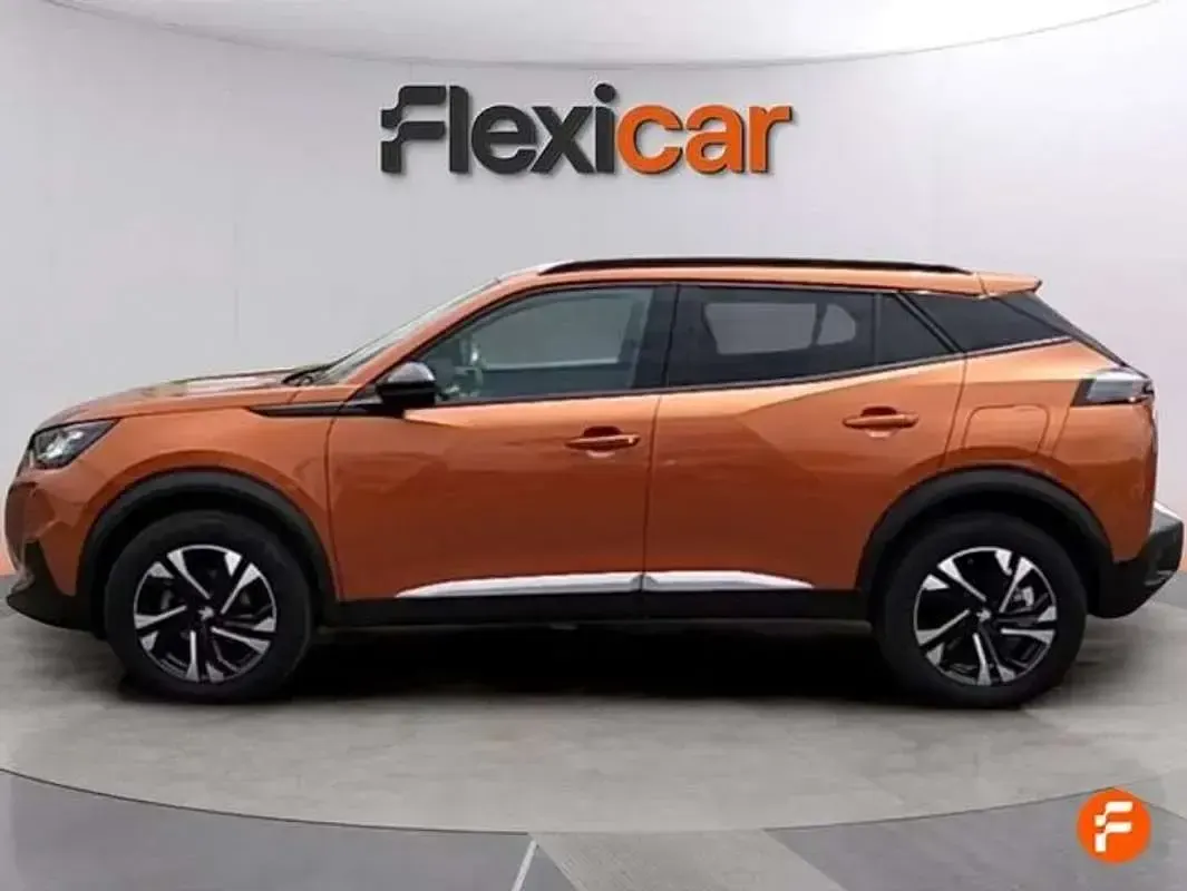 Usado Peugeot 2008 Allure 101 CV (74 kW) 2023 Naranja SUV