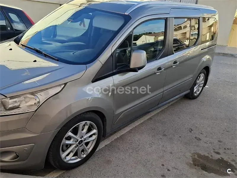 Usado Ford Tourneo Connect Titanium 120 CV (88 kW) 2017 Beige Monovolumen