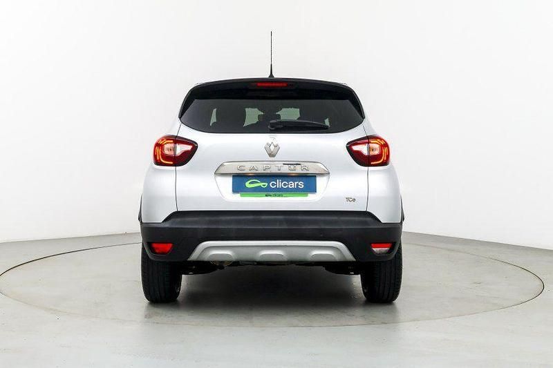 Usado Renault Captur Zen 90 CV (66 kW) 2017 Gris / plata SUV