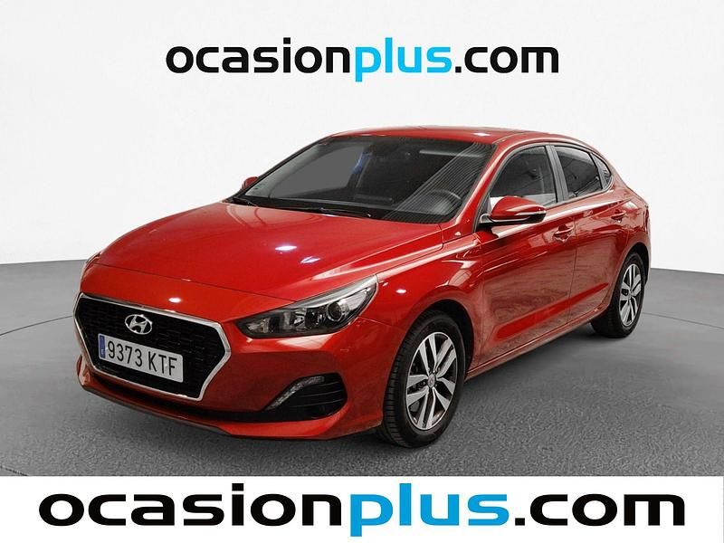 Rojo Usado 2019 Hyundai i30 Berlina | 15.810 € (Precio justo) - Imagen 1/4