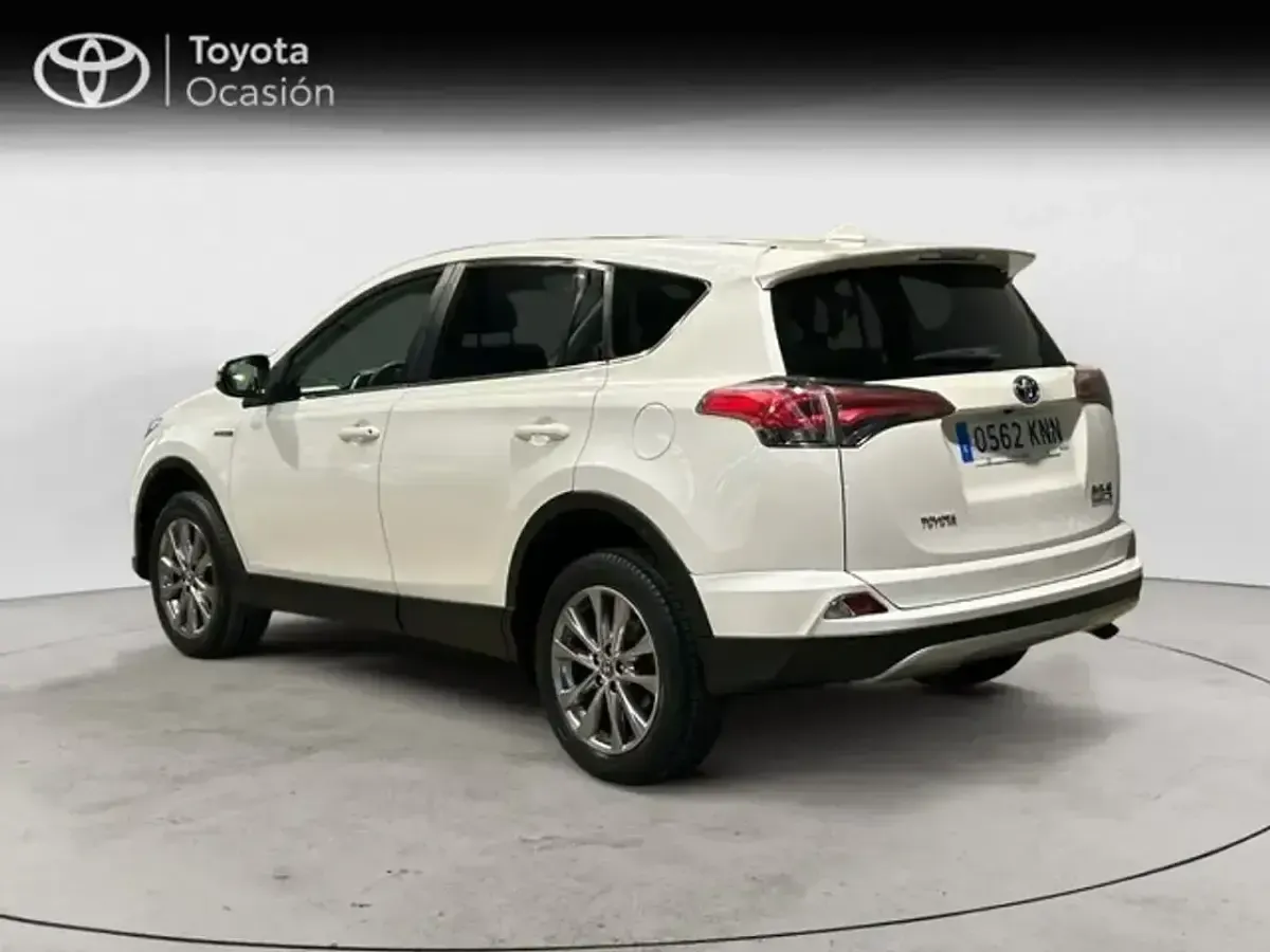 Usado Toyota RAV4 Hybrid Advance 197 CV (144 kW) 2018 Blanco SUV