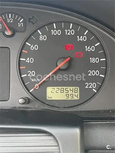 Usado VW Passat Comfortline 110 CV (80 kW) 1998 Gris / plata Familiar