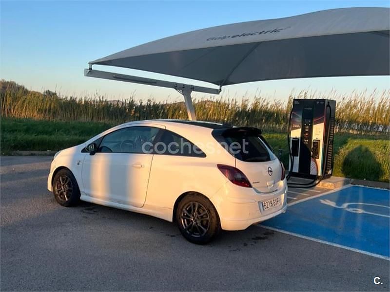 Usado Opel Corsa 95 CV (69 kW) 2010 Blanco Utilitario