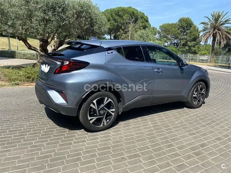 Usado Toyota C-HR Advance 122 CV (89 kW) 2023 Gris / plata SUV