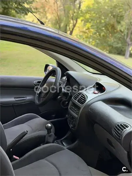 Usado Peugeot 206 75 CV (55 kW) 2006 Azul Berlina
