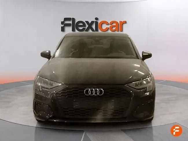 Usado Audi A3 110 HP (80 kW) 2023 Cinzento Sedan