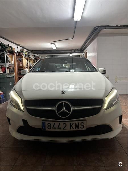 Usado Mercedes A180 109 CV (80 kW) 2018 Blanco Berlina