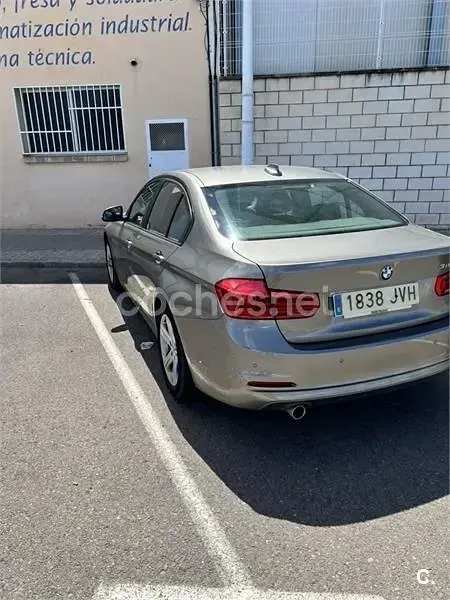 Usado BMW 316 Comfort Edition 116 CV (85 kW) 2016 Gris / plata Berlina