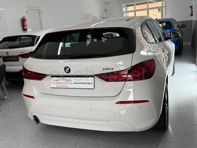 Usado BMW 118 Comfort Edition 136 CV (100 kW) 2022 Blanco Utilitario