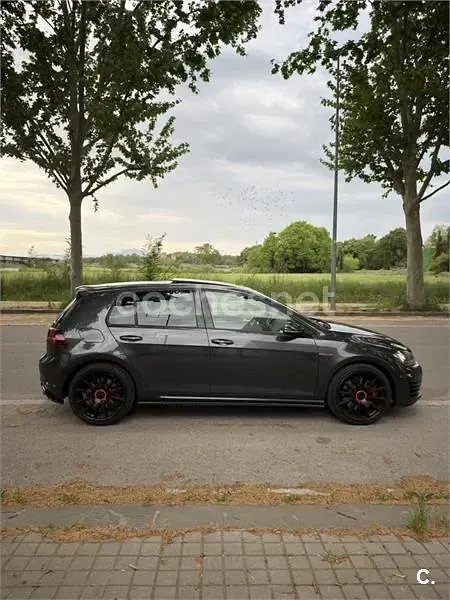 Usado VW Golf VII GTI 230 CV (169 kW) 2014 Gris / plata Berlina