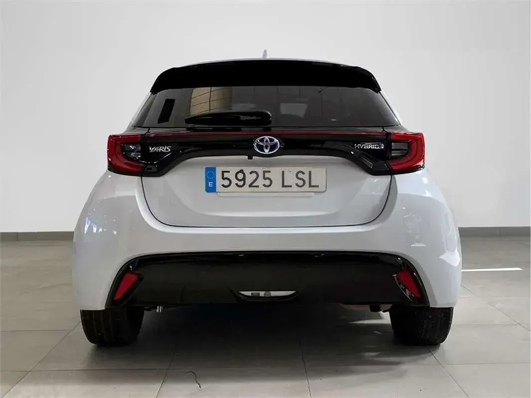 Usado Toyota Yaris Hybrid Style 116 CV (85 kW) 2021 Utilitario