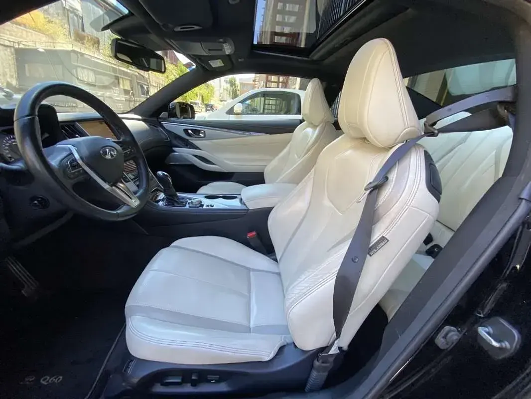Usado Infiniti Q60 Sport Tech 405 CV (297 kW) 2019 Negro Coupe