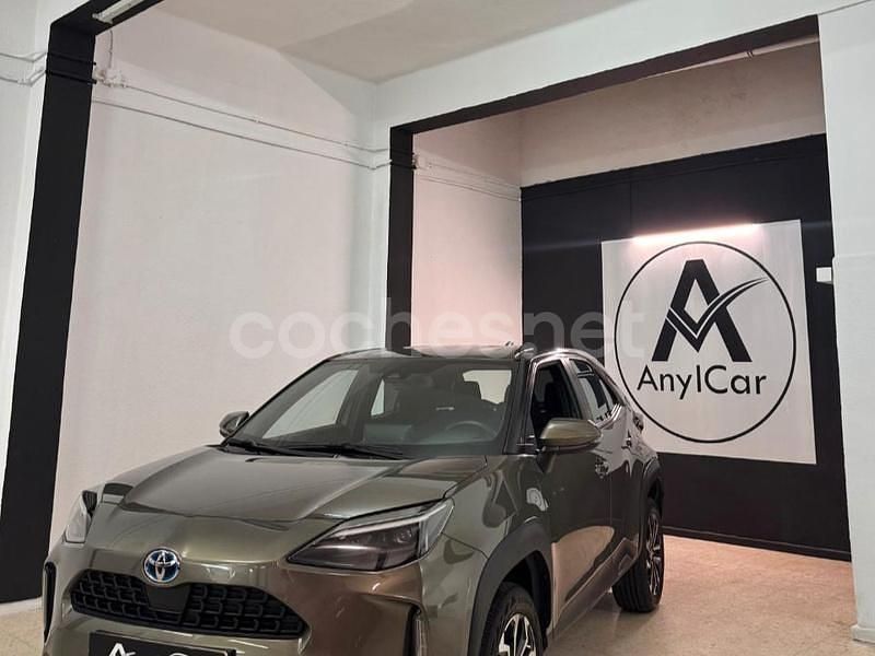 Verde Usado 2024 Toyota Yaris Hybrid Business Edition SUV | 22.990 € (Super precio) - Imagen 1/4