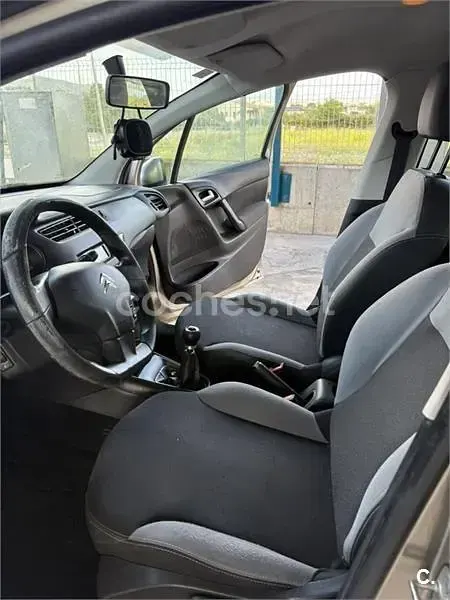 Usado Citroën C3 70 CV (51 kW) 2011 Beige Berlina