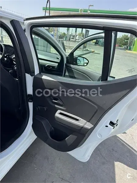 Usado Dacia Sandero Acces 67 CV (49 kW) 2023 Blanco Berlina