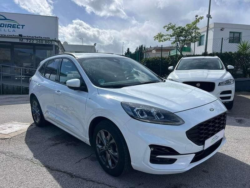 Usado Ford Kuga ST-Line 150 CV (110 kW) 2022 Blanco SUV