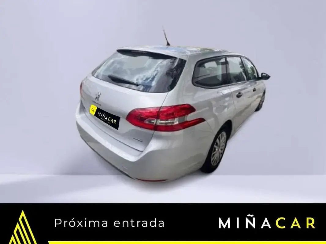 Usado Peugeot 308 SW Business-Line 120 CV (88 kW) 2017 Gris Familiar