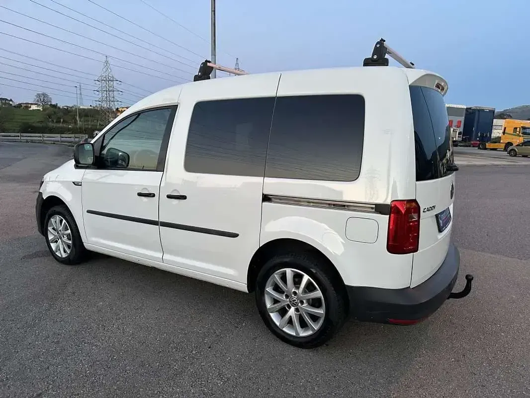Usado VW Caddy Beach 150 CV (110 kW) 2017 Blanco Monovolumen