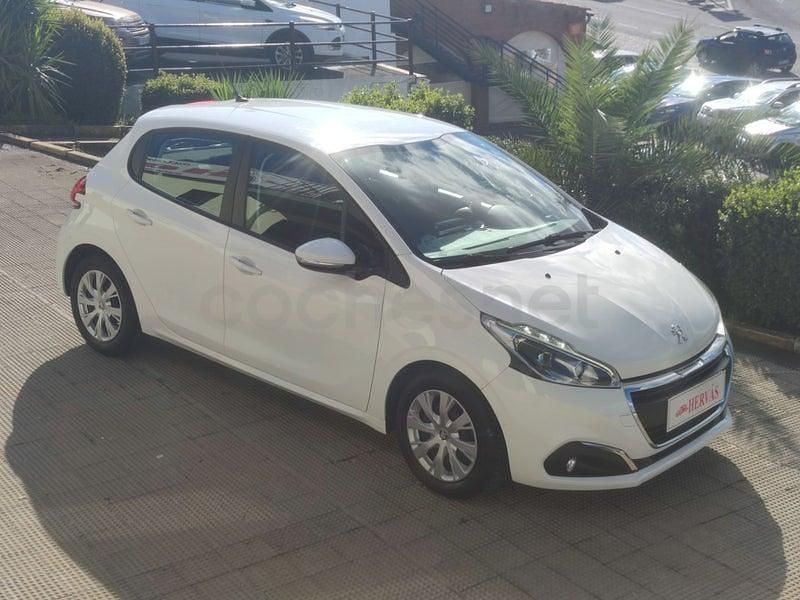 Usado Peugeot 208 Active 100 CV (73 kW) 2019 Blanco Utilitario