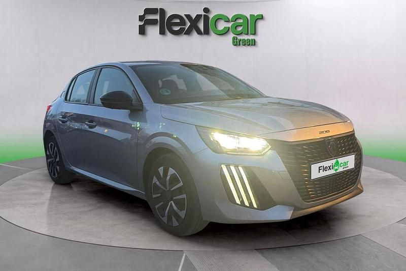 Usado Peugeot 208 Allure 102 CV (75 kW) 2024 Blanco Utilitario