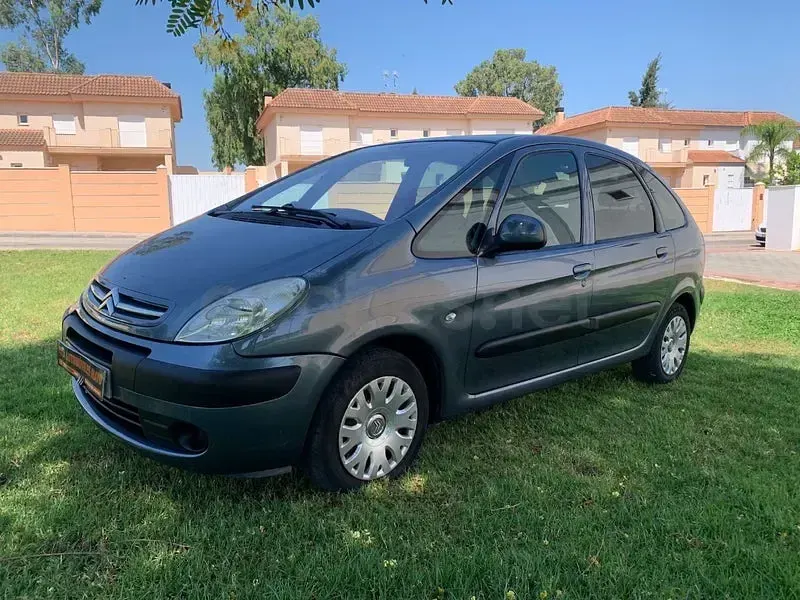 Usado Citroën Xsara Picasso Exclusive 92 CV (67 kW) 2012 Azul Monovolumen