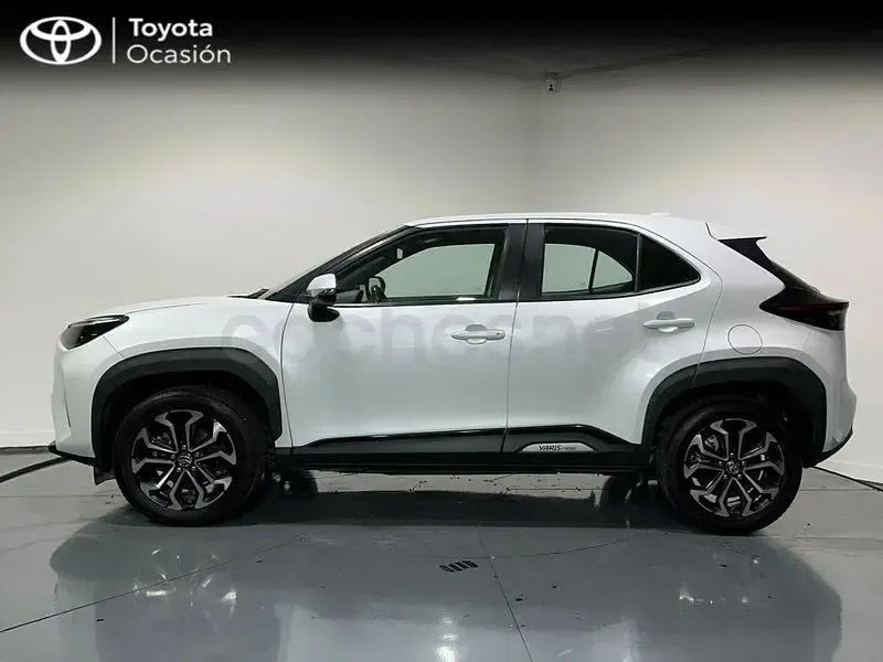 Usado Toyota Yaris Cross Active 116 CV (85 kW) 2022 Blanco SUV