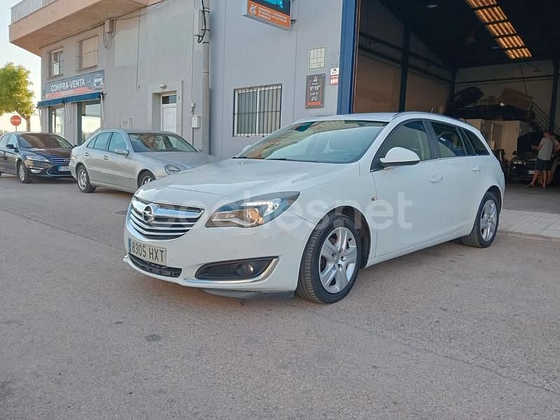 Usado Opel Insignia Selective 130 CV (95 kW) 2014 Blanco Berlina