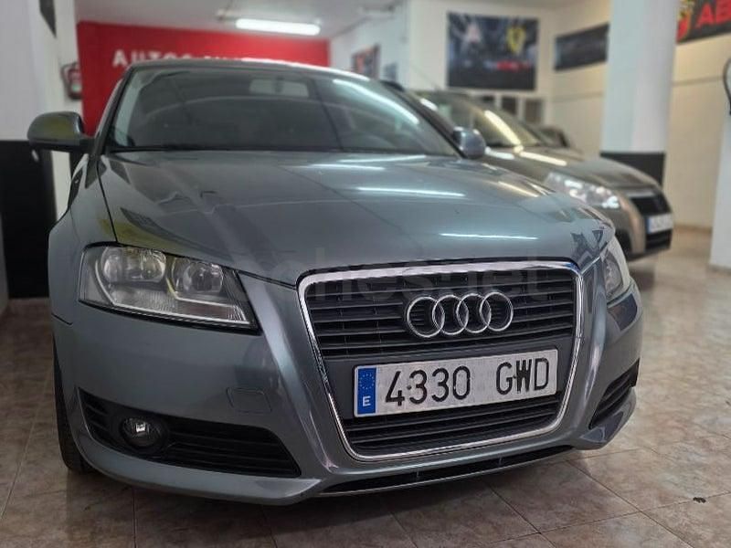 Usado Audi A3 Ambition 125 CV (91 kW) 2010 Gris / plata Utilitario