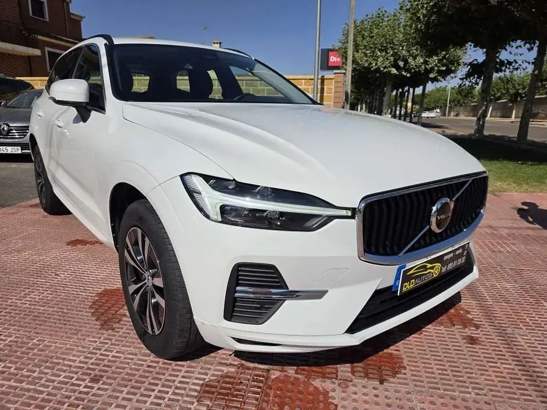 Usado Volvo XC60 Plus 200 CV (147 kW) 2022 Blanco SUV