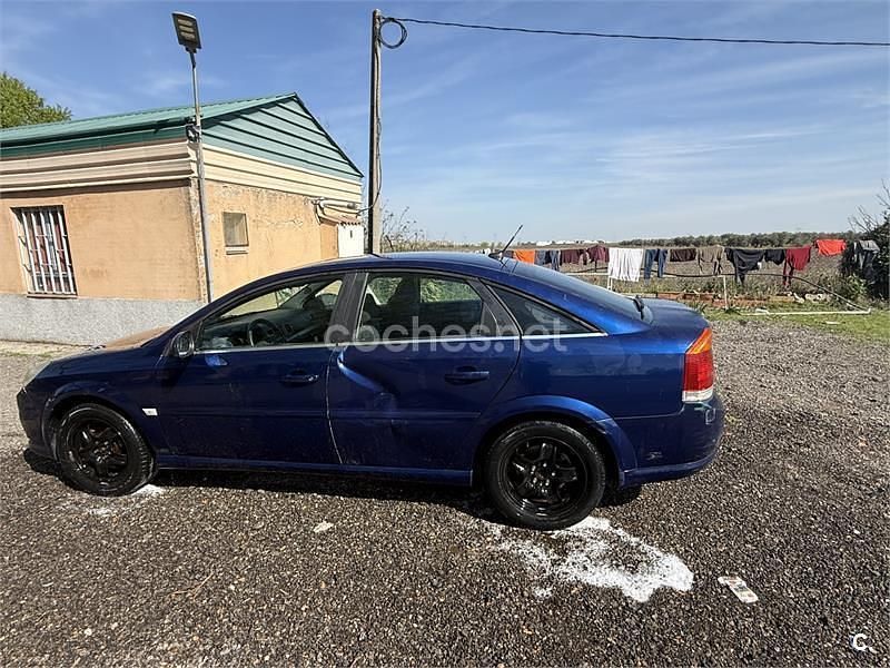 Usado Opel Vectra Elegance 150 CV (110 kW) 2006 Azul Berlina