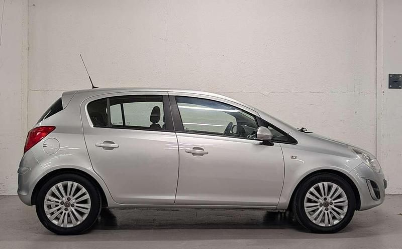 Usado Opel Corsa Selective 86 CV (63 kW) 2013 Gris Utilitario