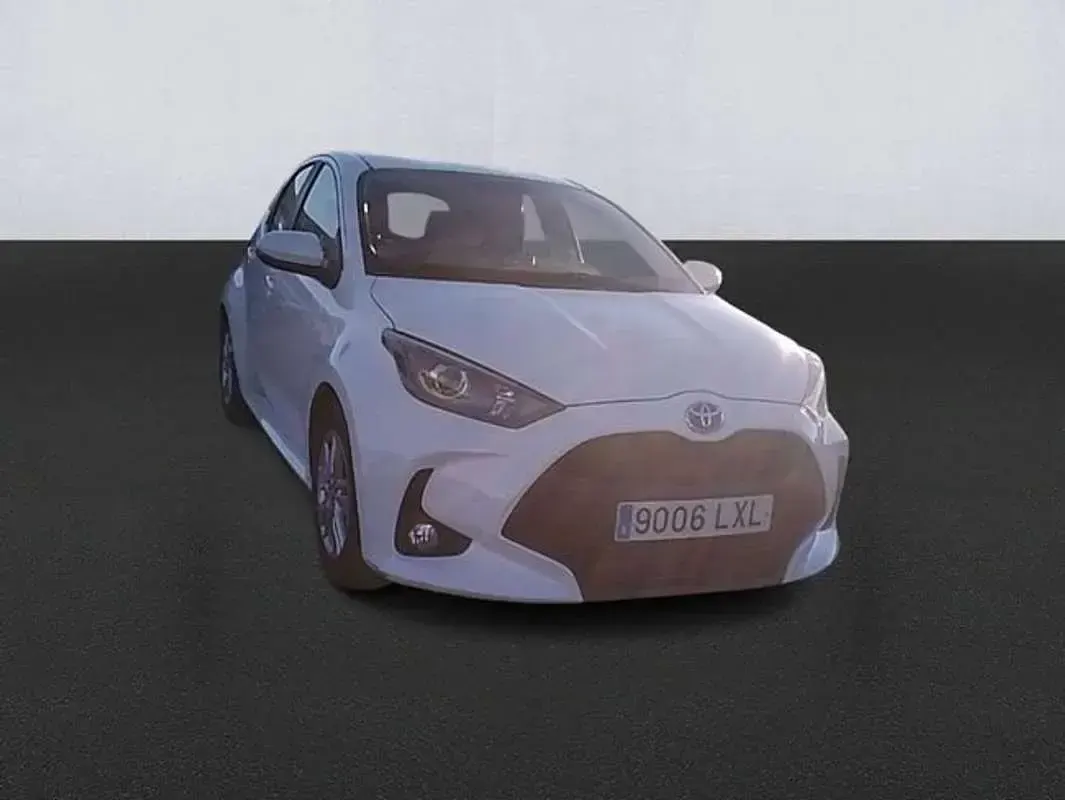 Usado Toyota Yaris Business Edition 116 CV (85 kW) 2022 Blanco Utilitario