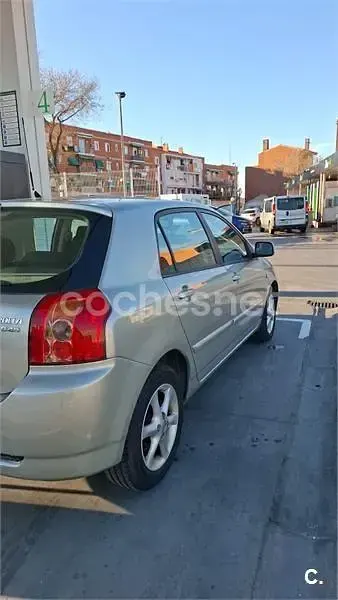 Usado Toyota Corolla Terra 116 CV (85 kW) 2005 Gris / plata Berlina