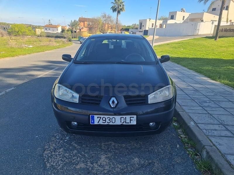 Usado Renault Mégane II Authentique 100 CV (73 kW) 2005 Negro Berlina