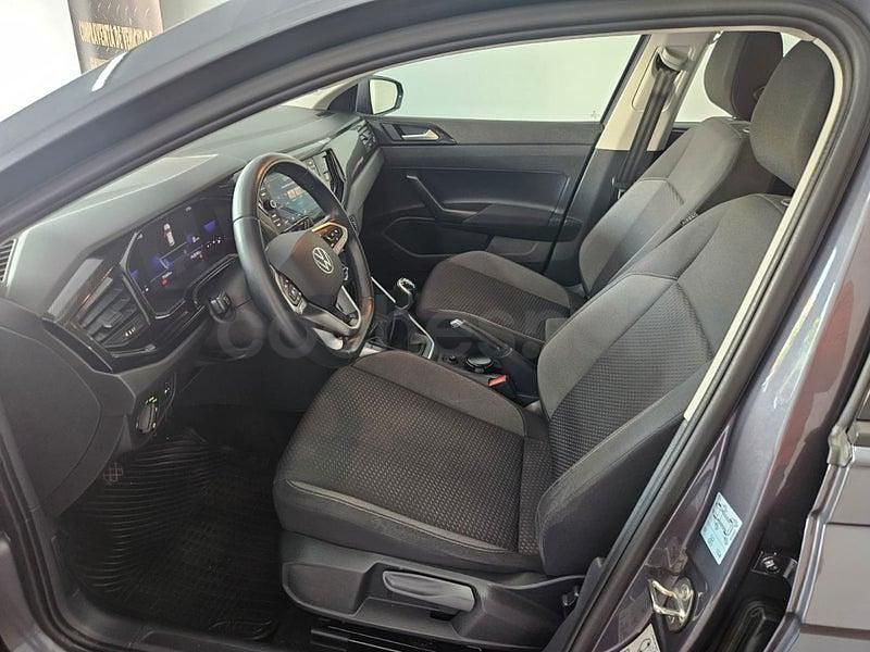 Usado VW Polo 95 CV (69 kW) 2021 Gris / plata Berlina
