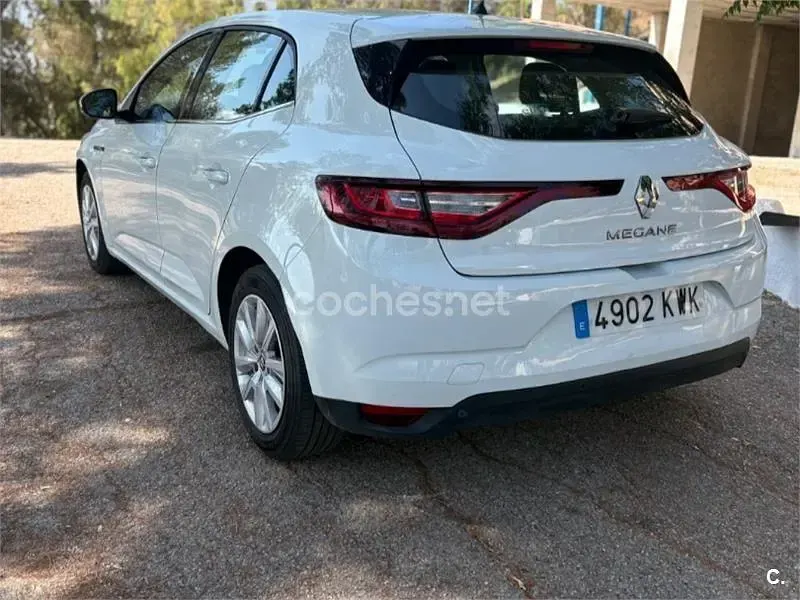 Usado Renault Mégane IV Business 115 CV (84 kW) 2019 Blanco Berlina