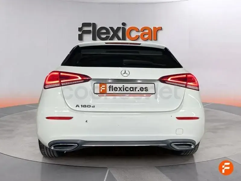 Usado Mercedes A180 116 CV (85 kW) 2022 Blanco Berlina
