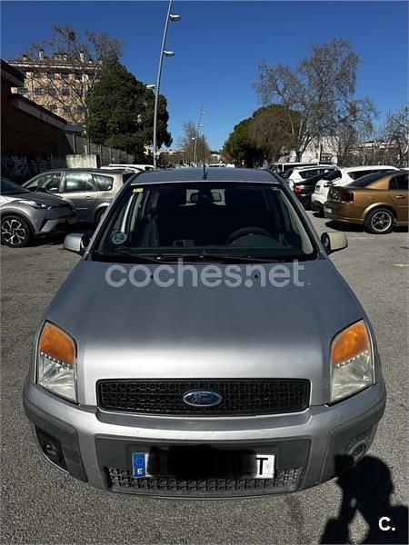 Usado Ford Fusion Trend 80 CV (58 kW) 2007 Gris / plata Utilitario