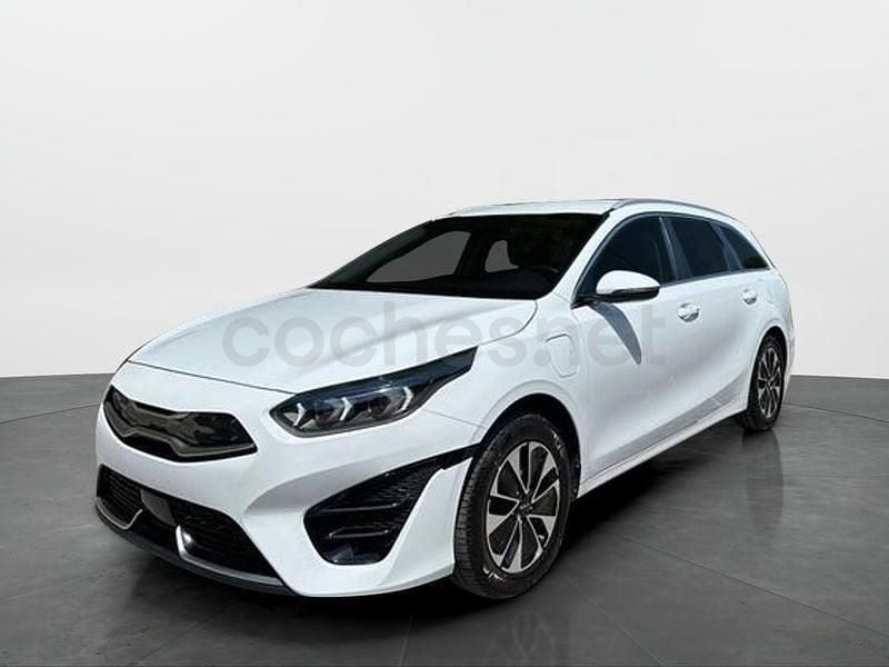 Usado Kia Ceed 143 CV (105 kW) 2022 Blanco Utilitario